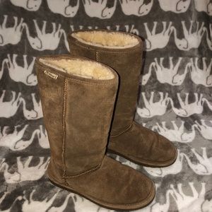 Women’s bearpaw winter boots